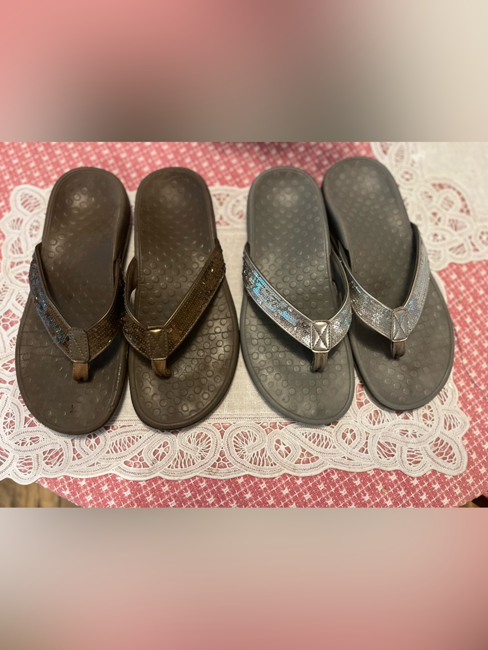 2 pairs 7 Vionic  Women's Sequin Flip Flops Sandals Silver & Brown arch support